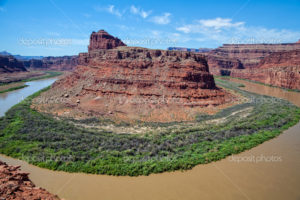 depositphotos_52356495-Canyonlands-National-Park-Landscape